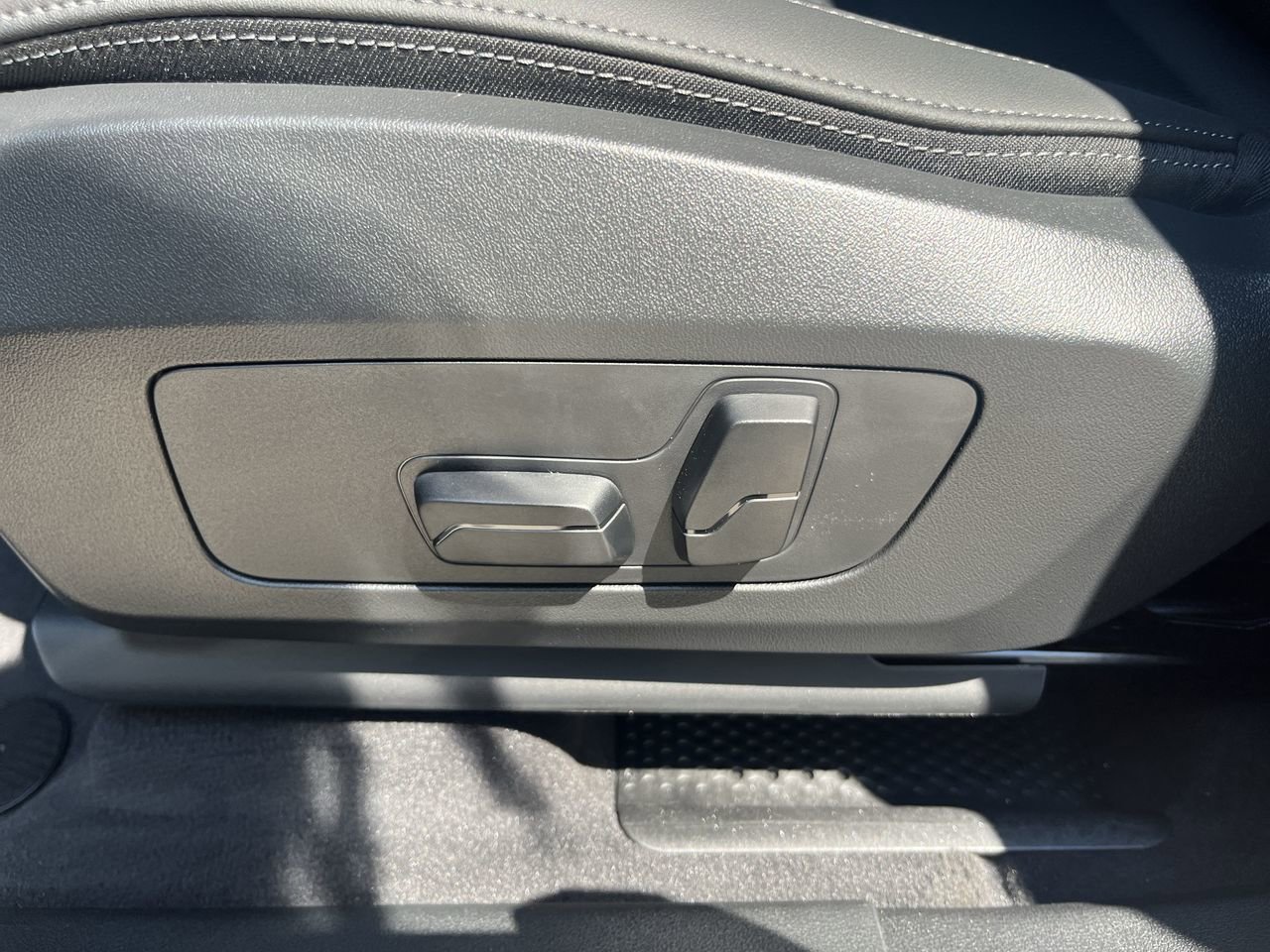 2025 BMW X1 28i - Photo 15