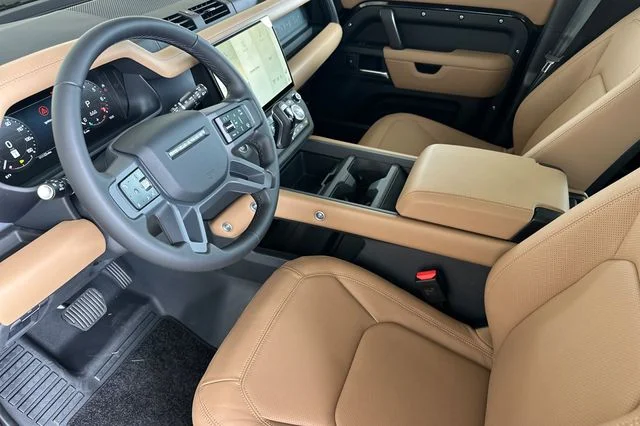New 2026 Santorini Black Land Rover X-Dynamic SE image 9