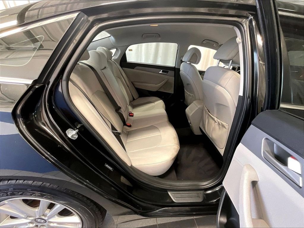 Used 2017 Black Hyundai SE image 16