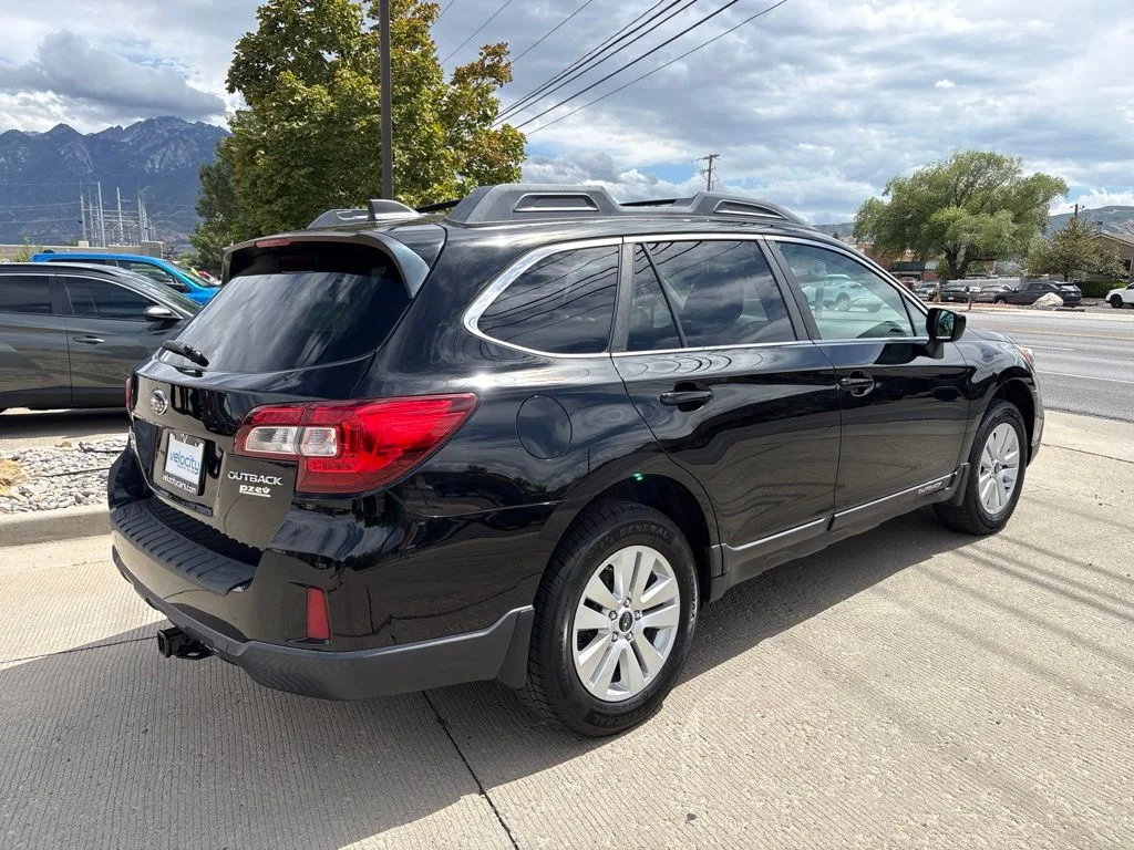 Used 2017 Black Subaru 2.5i Premium image 4