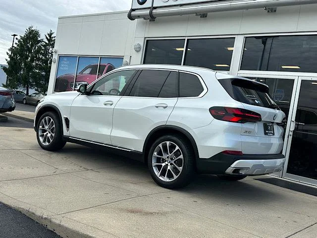 Certified Used 2025 Mineral White Metallic BMW xDrive40i image 6
