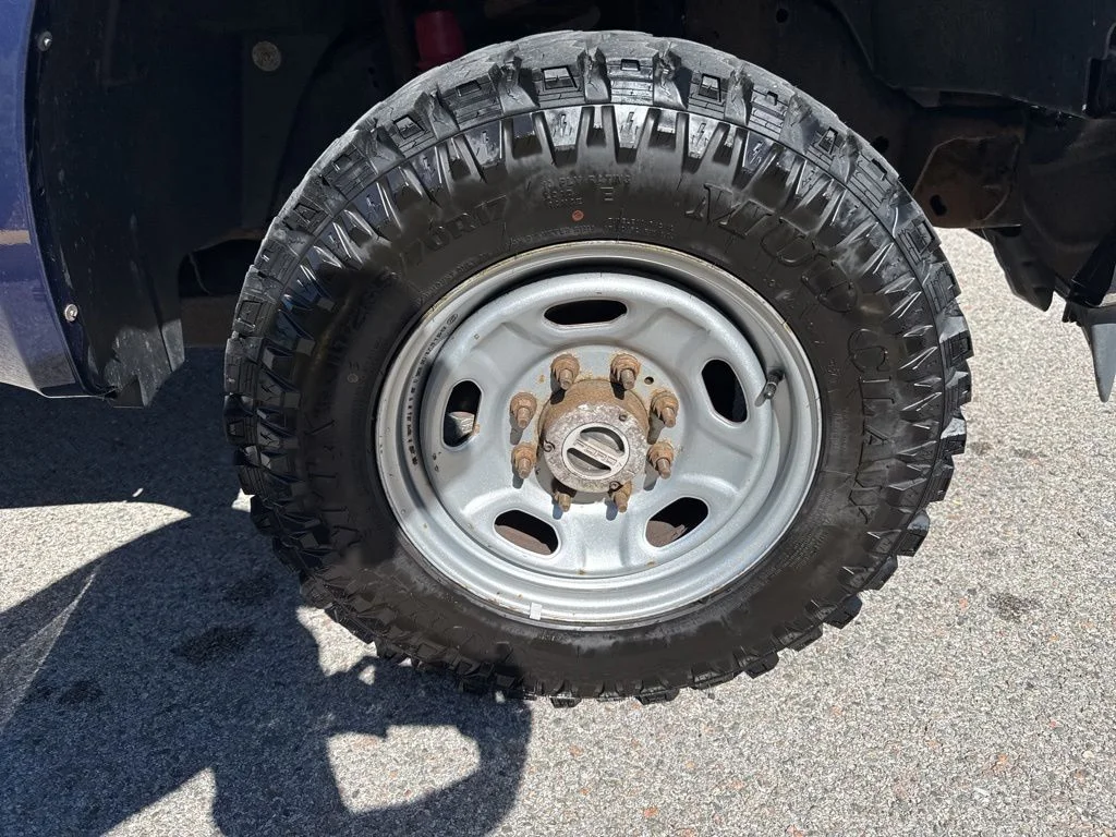 Used 2010 Blue Ford XL image 17