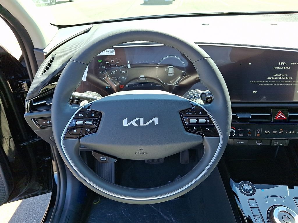 New 2026 Black Kia Wind image 9