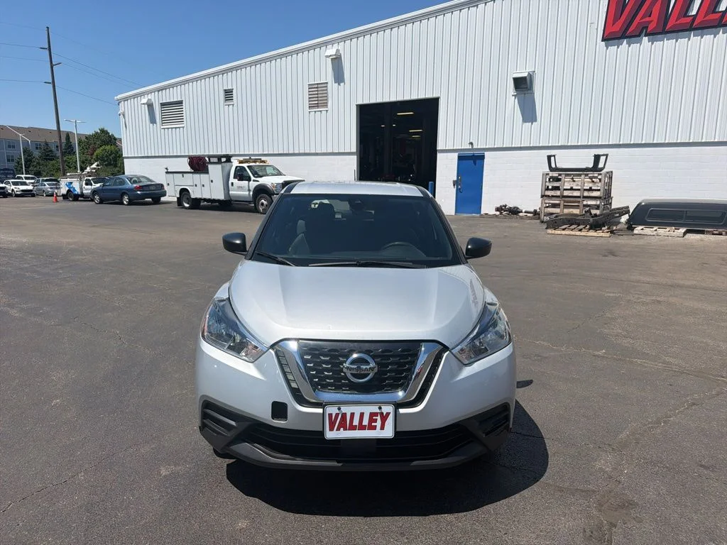 Certified Used 2020 Brilliant Silver Metallic Nissan S image 3
