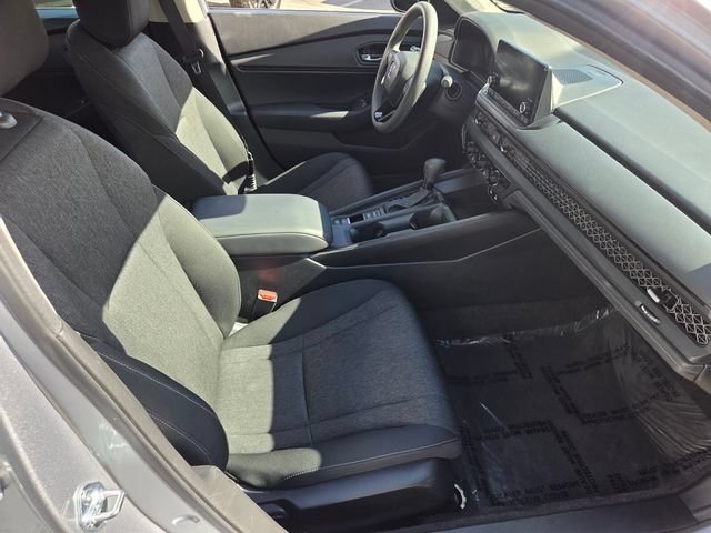 2025 Honda Accord SE - Photo 15