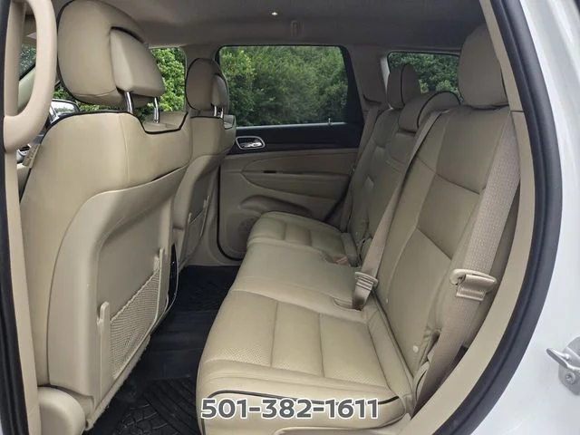 Used 2022 White Jeep Laredo E image 10