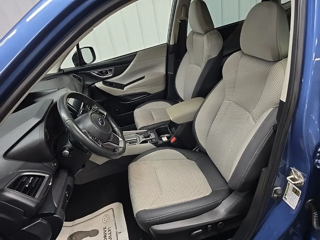 Used 2020 Horizon Blue Subaru Premium image 30
