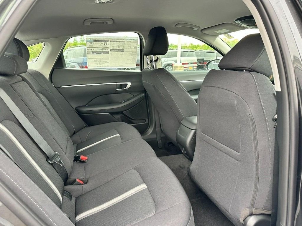 Used 2026 Gray Hyundai SEL Sport image 4