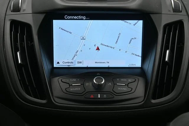 Used 2016 Orange Ford SE image 20