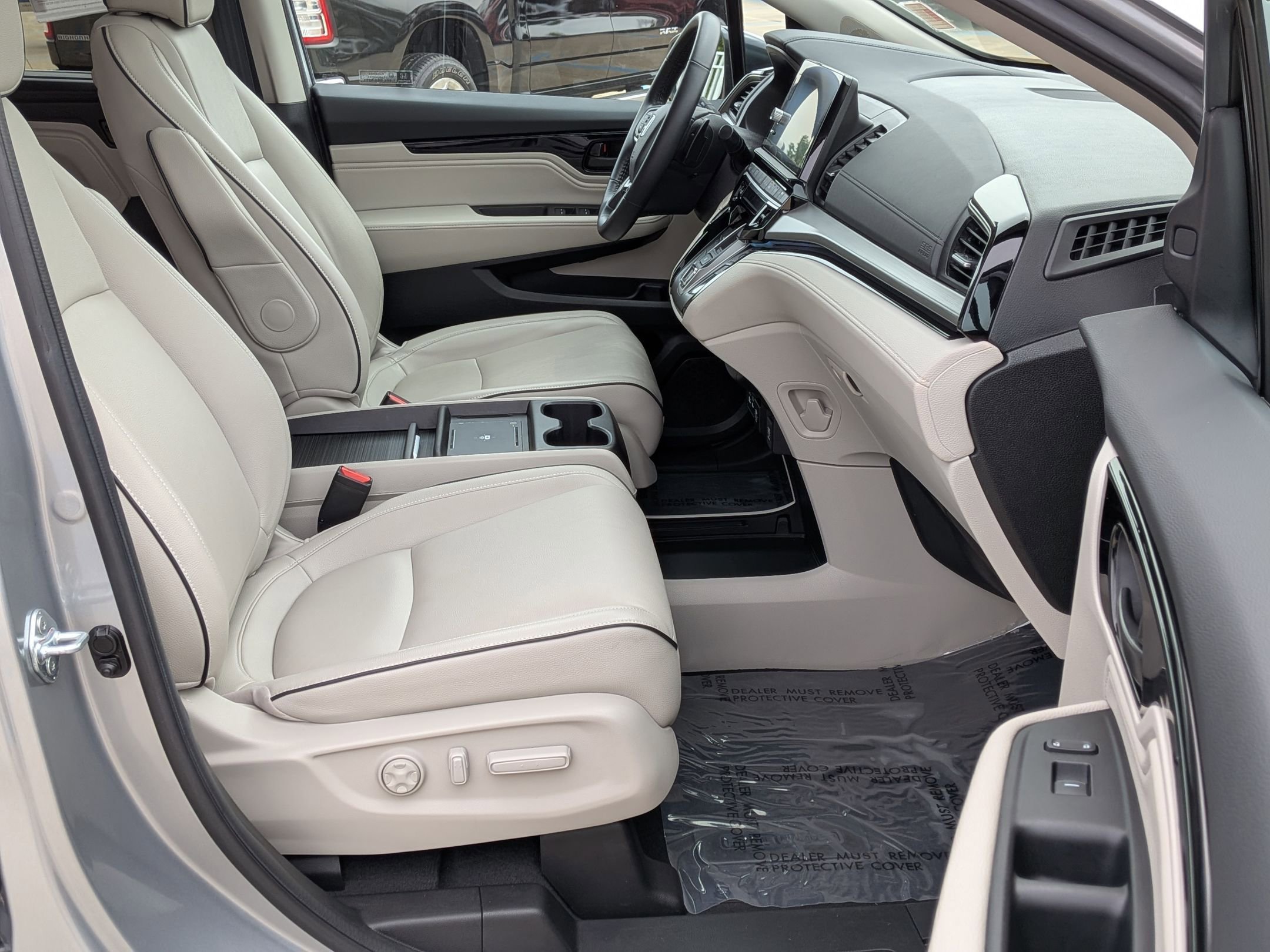 2025 Honda Odyssey Touring - Photo 32