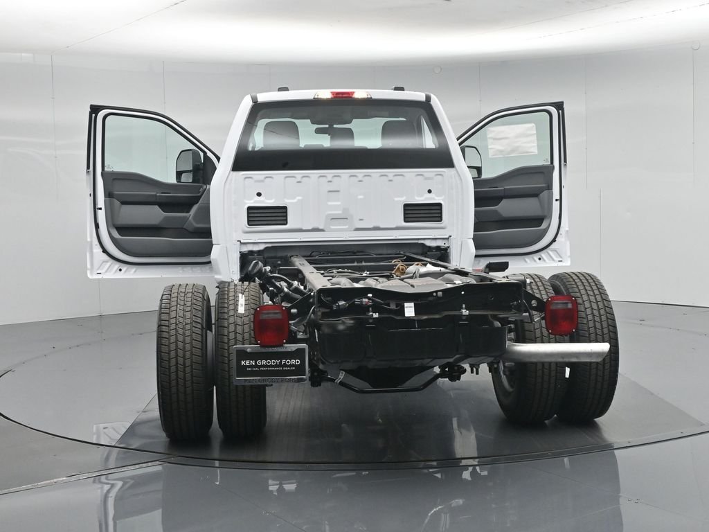 New 2026 Oxford White Ford XL image 27