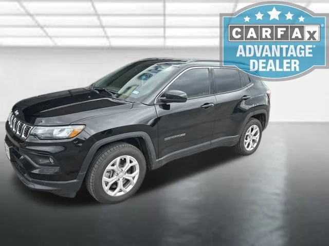 Used 2024 Black Jeep Latitude 4x4 image 2