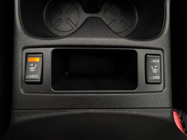 Used 2022 Gun Metallic Nissan SV image 5