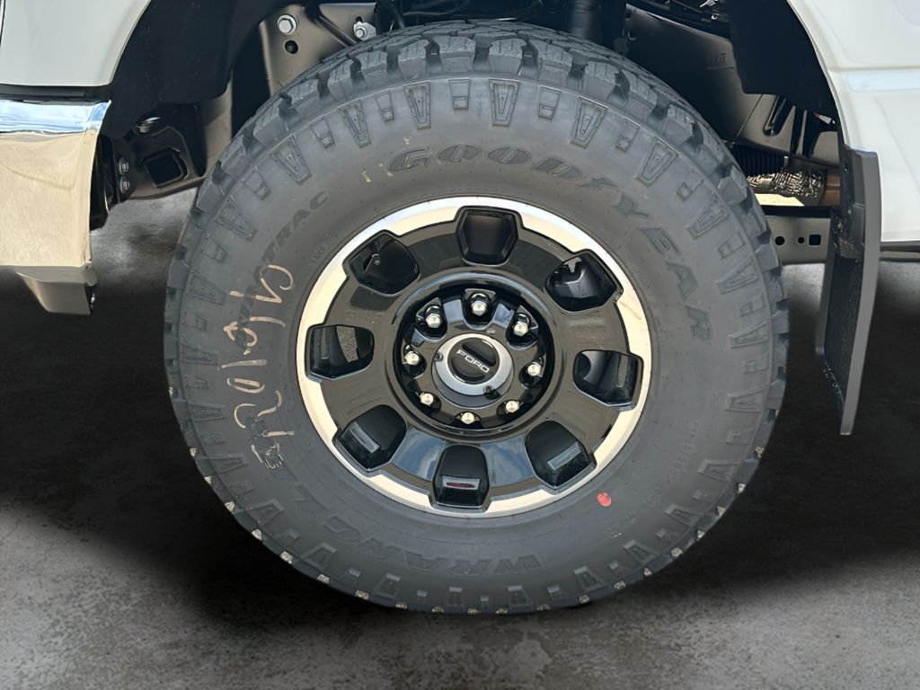 New 2026 Avalanche Ford F-250® XLT image 32