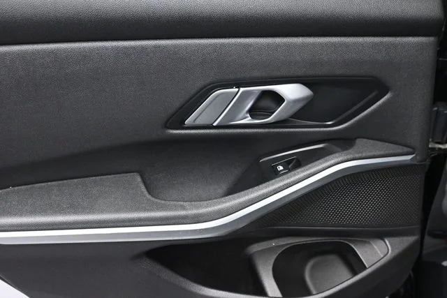 Used 2020 Black BMW 330i image 9