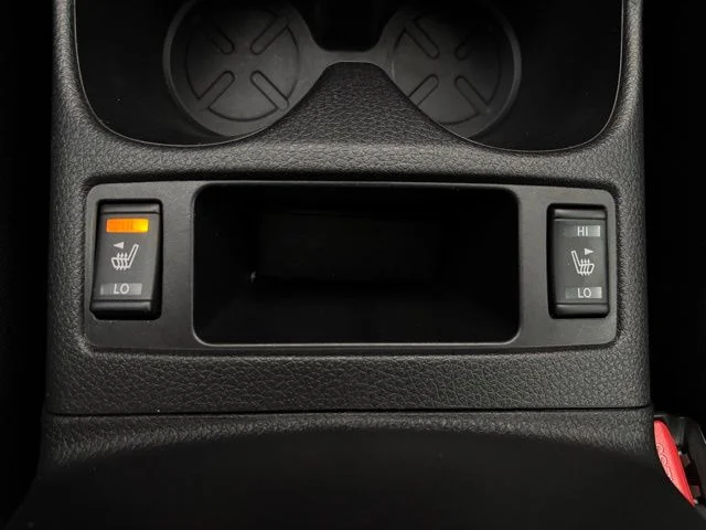Used 2022 Gun Metallic Nissan SV image 5