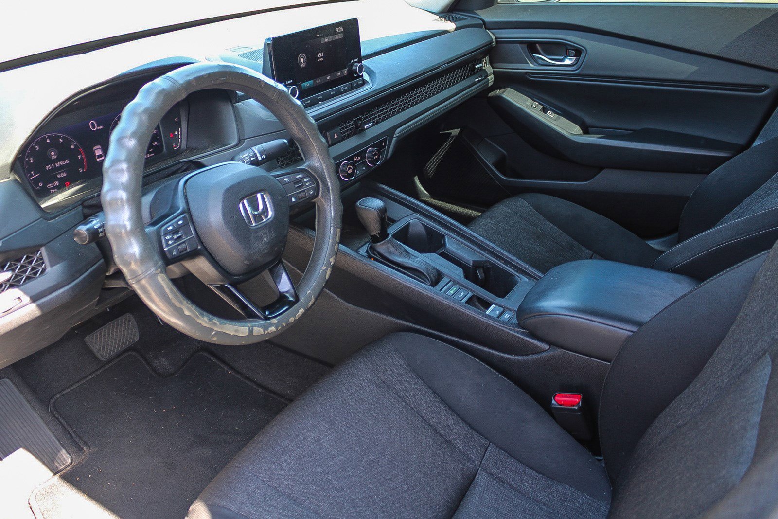 Certified Used 2024 Platinum White Pearl Honda EX image 17
