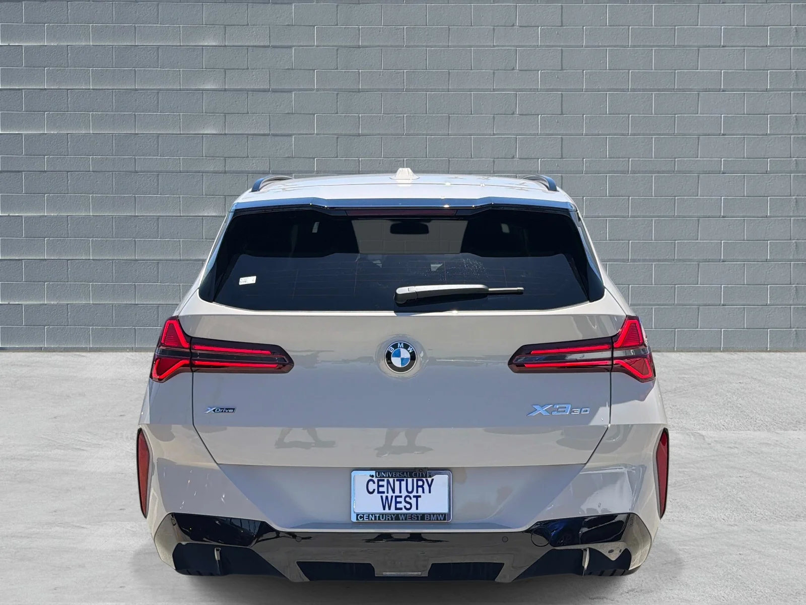 New 2026 Dune Grey Metallic BMW 30 xDrive image 4