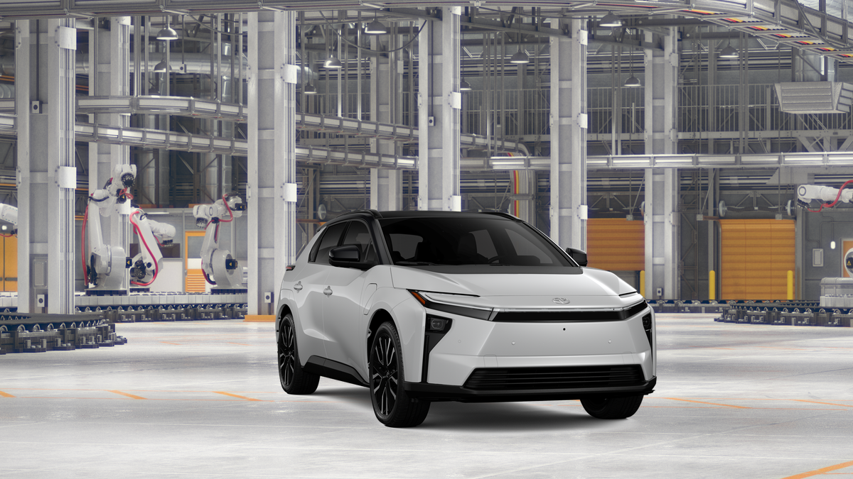 New 2026 Wind Chill Pearl with Midnight Black Metallic roof Toyota Limited image 16