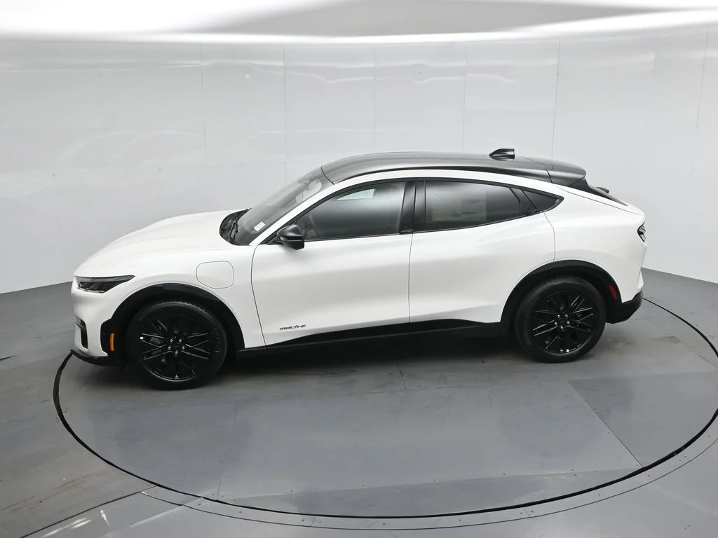 New 2026 Star White Metallic Tri-coat Ford Premium image 42