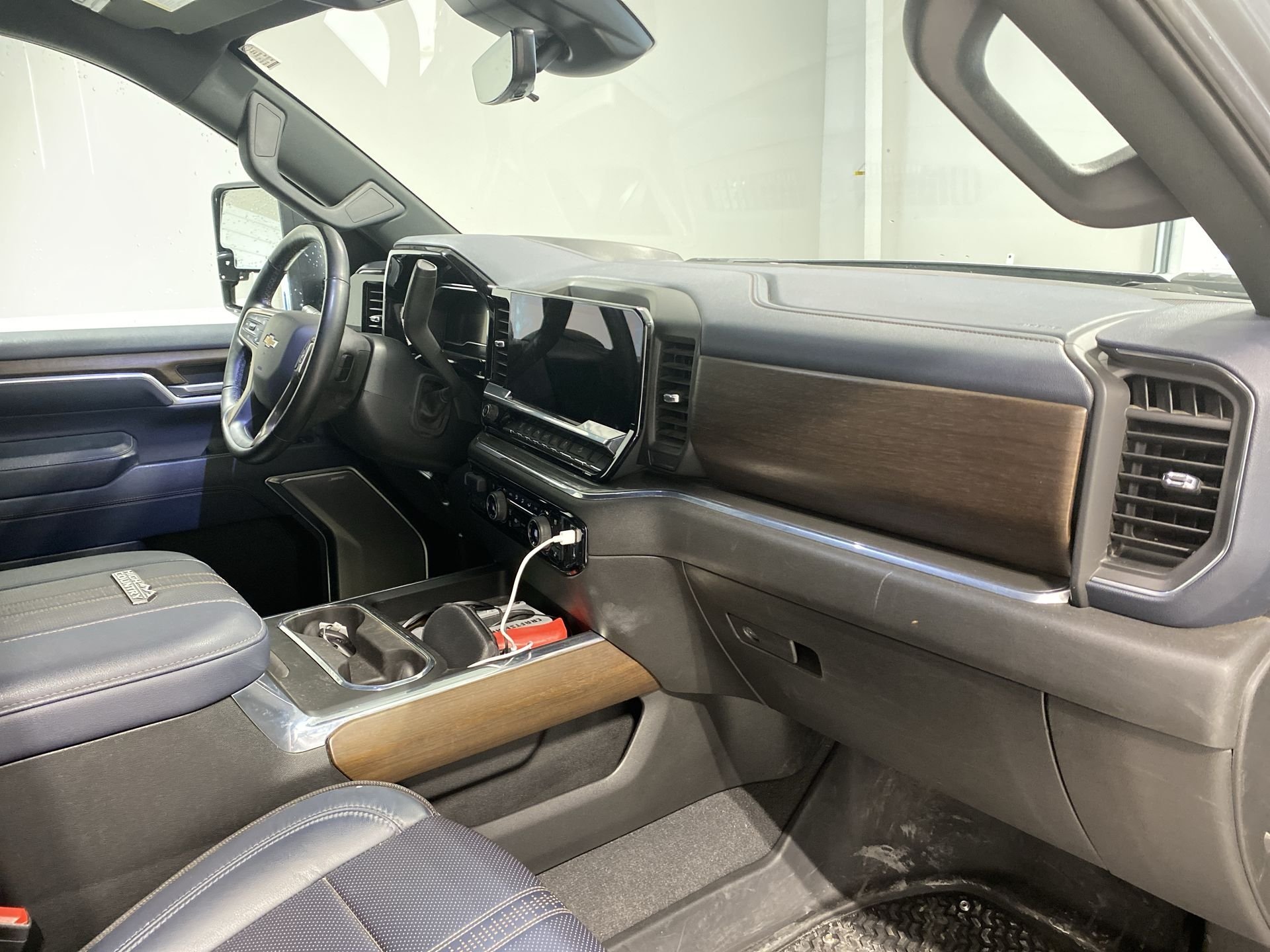 2024 Chevrolet Silverado 2500HD High Country - Photo 54