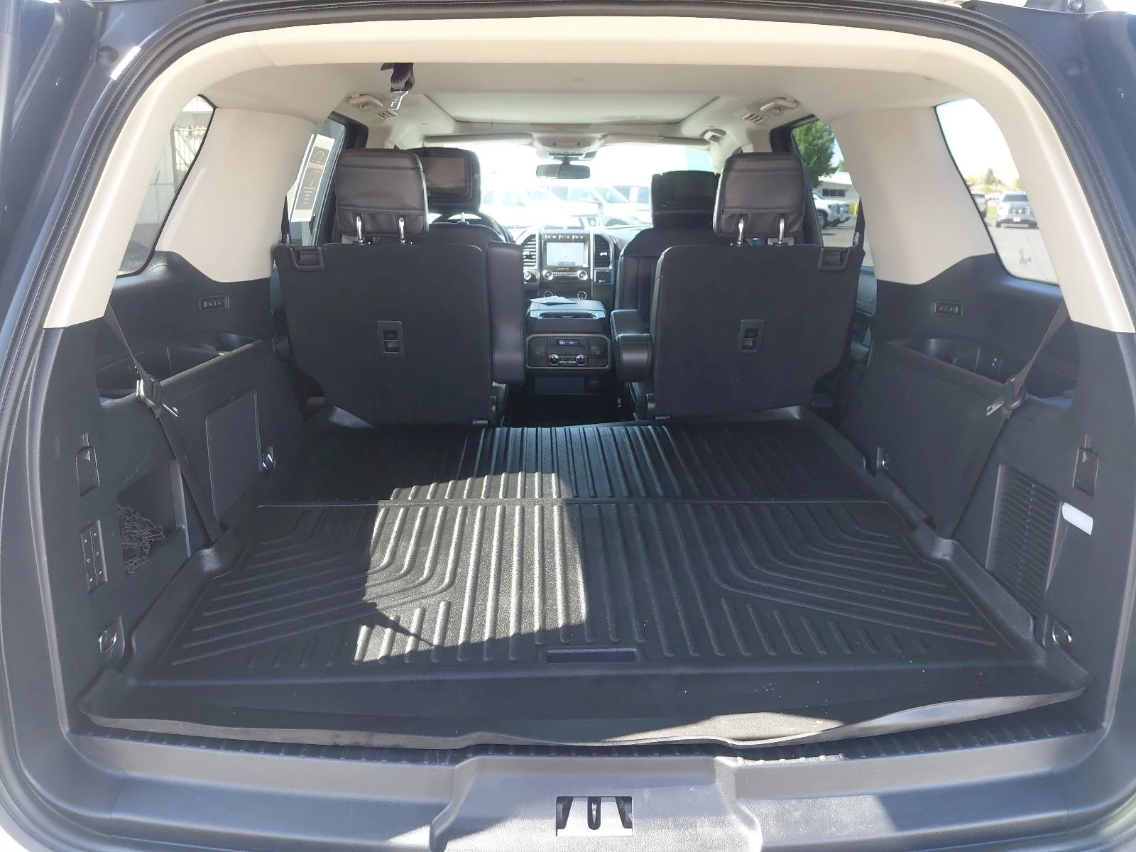 Used 2020 White Ford Platinum image 22