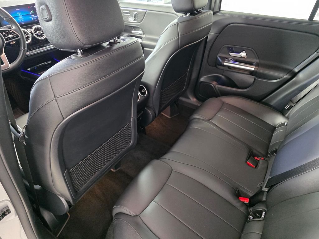 Used 2021 Silver Mercedes-Benz GLA 250 image 14