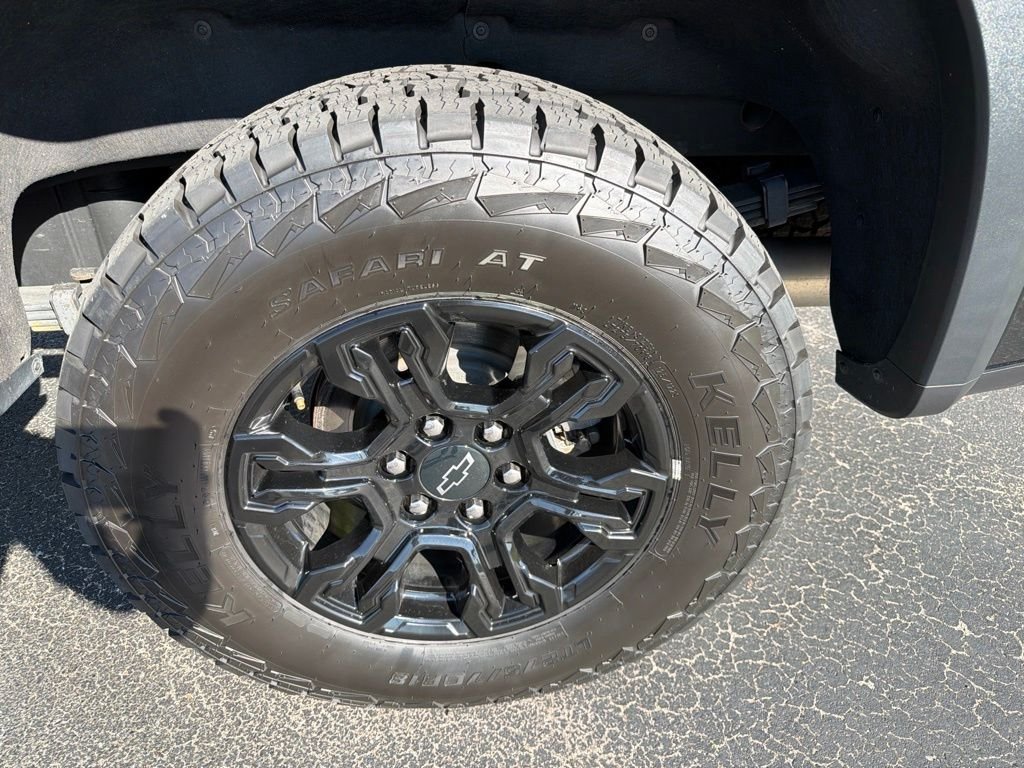 Used 2023 Black Chevrolet ZR2 image 12