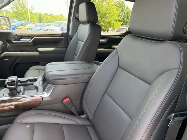 New 2026 Summit White GMC Elevation image 19