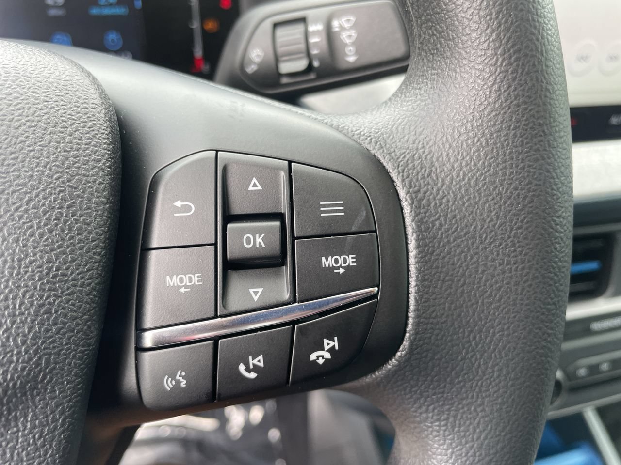 New 2026 Oxford White Ford XLT image 26