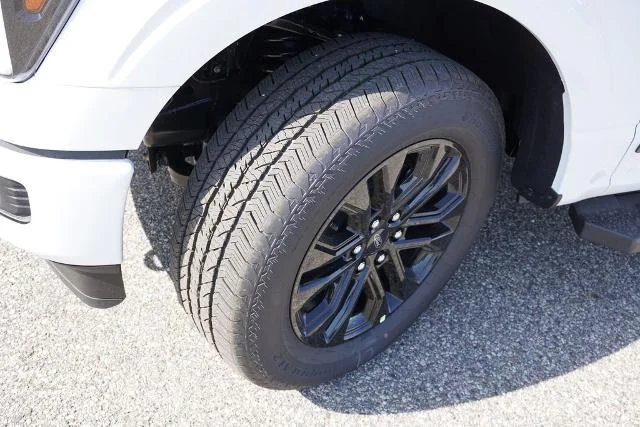 New 2026 Oxford White Ford Lariat® image 9