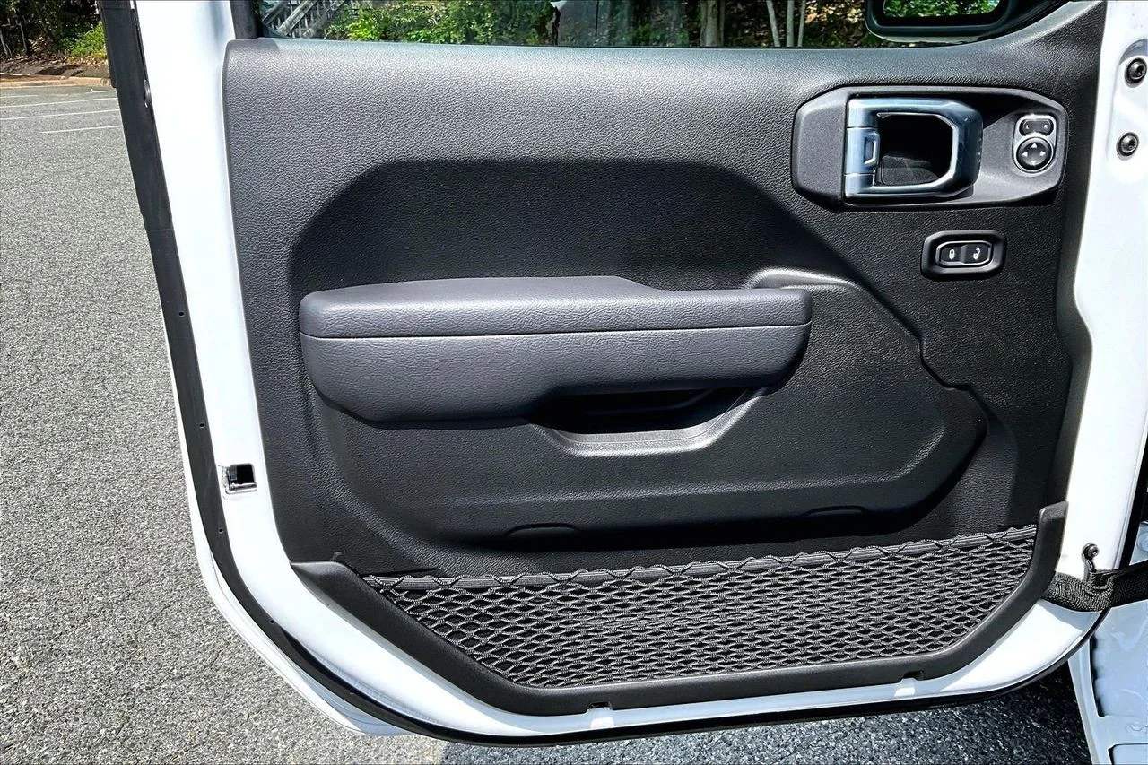 New 2026 Bright White Clearcoat Jeep Sport S image 21