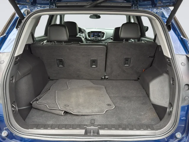 Used 2022 Blue GMC SLT image 33