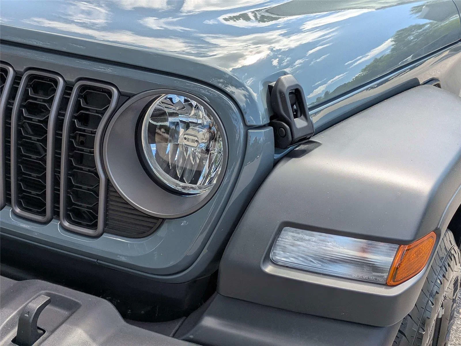 Certified Used 2026 Anvil Clearcoat Jeep Sport image 11