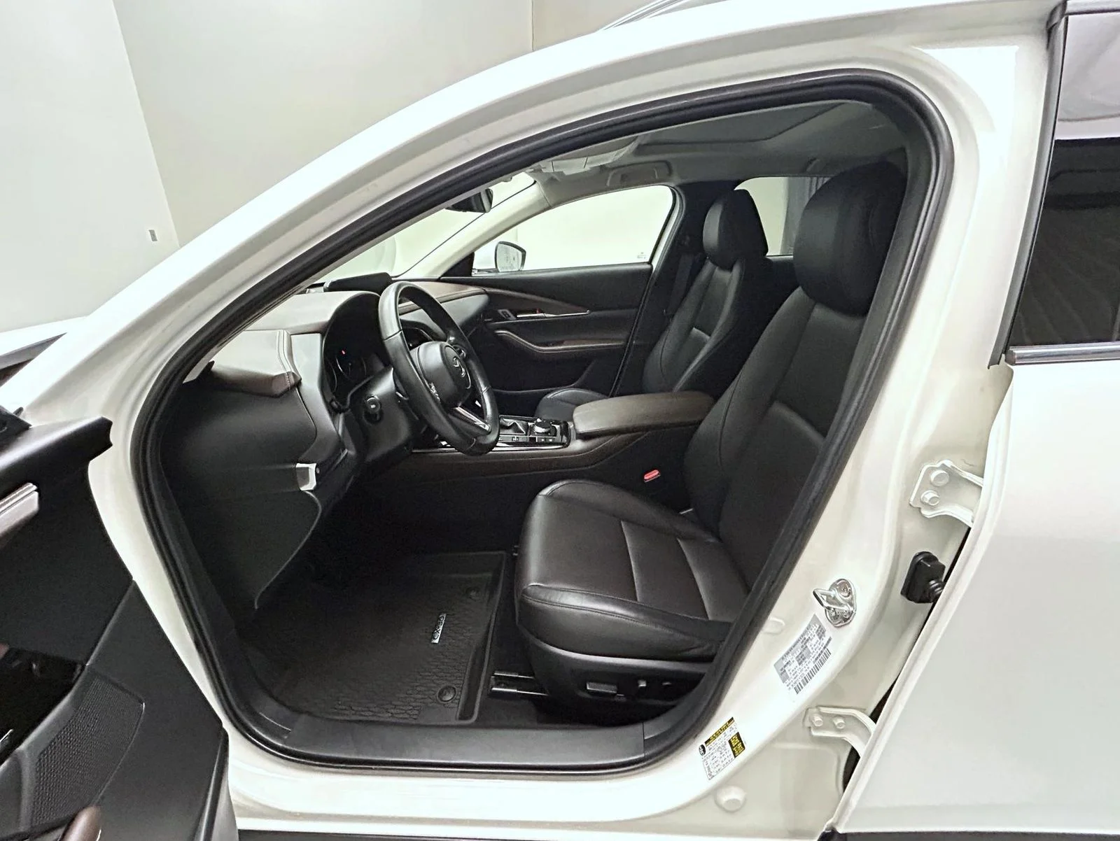 Used 2020 White Mazda Premium image 10