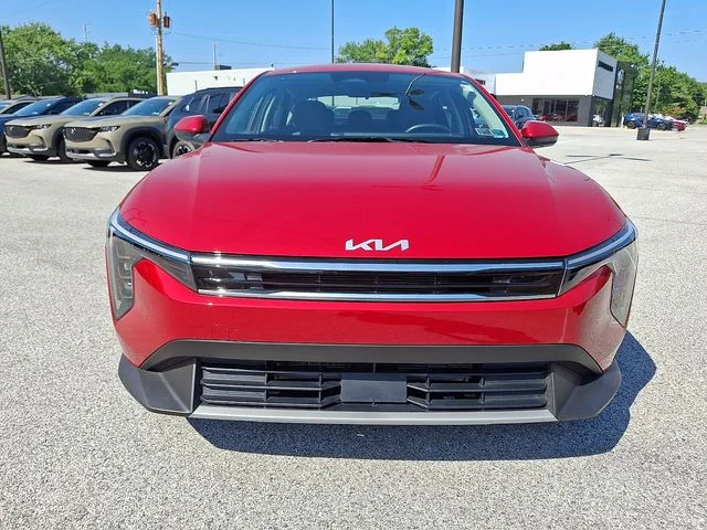 Used 2025 Red Kia EX image 3