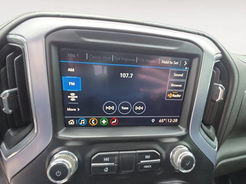 Used 2019 Onyx Black GMC SLE image 21