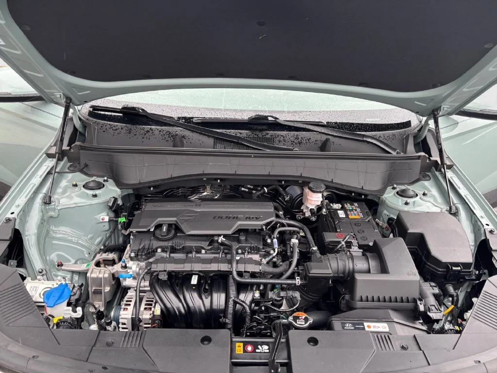 Used 2025 Green Hyundai SEL Convenience image 14