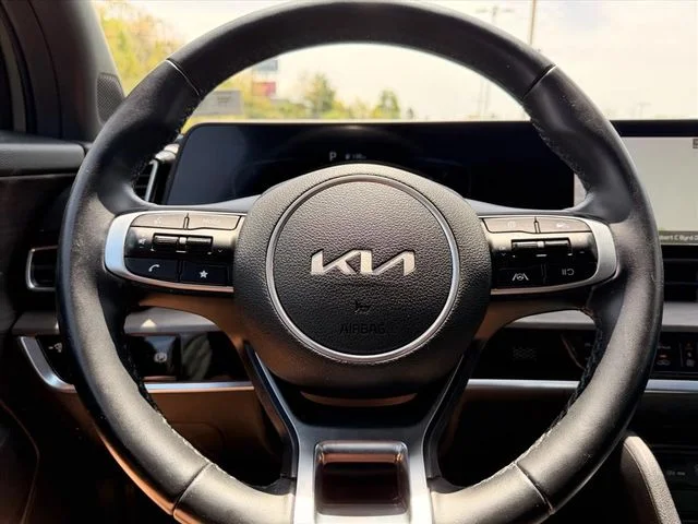 Used 2023 Green Kia X-Line image 15