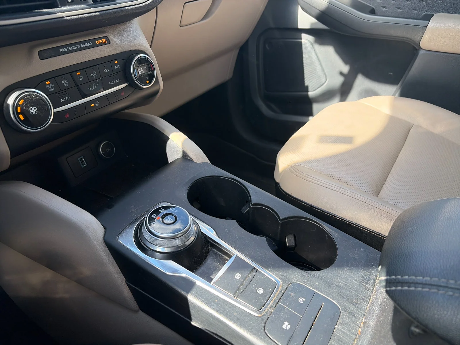 Used 2020 White Metallic Ford SEL image 21