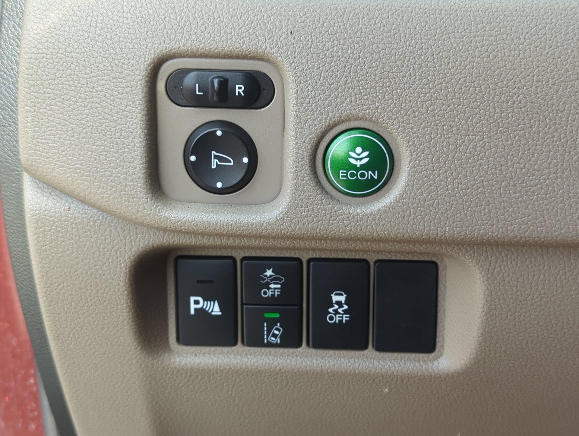 Used 2022 Deep Scarlet Pearl Honda Touring 8-Passenger image 32
