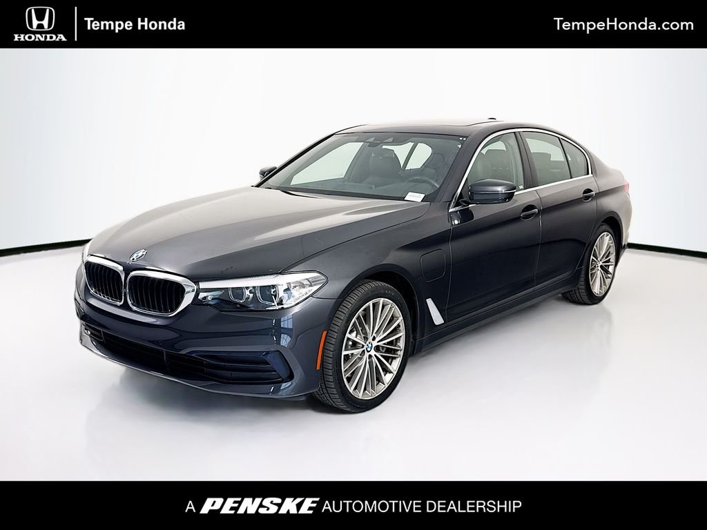 2020 BMW 5 Series 530e iPerformance Sedan's photo
