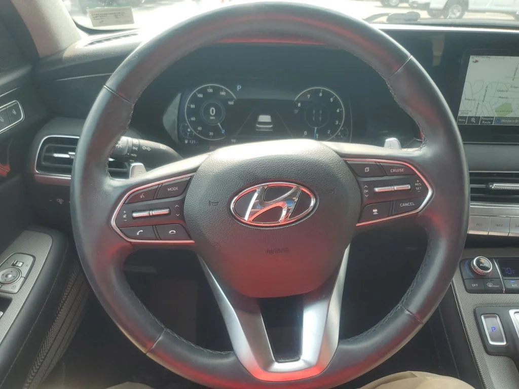 Used 2022 Silver Hyundai Limited image 17