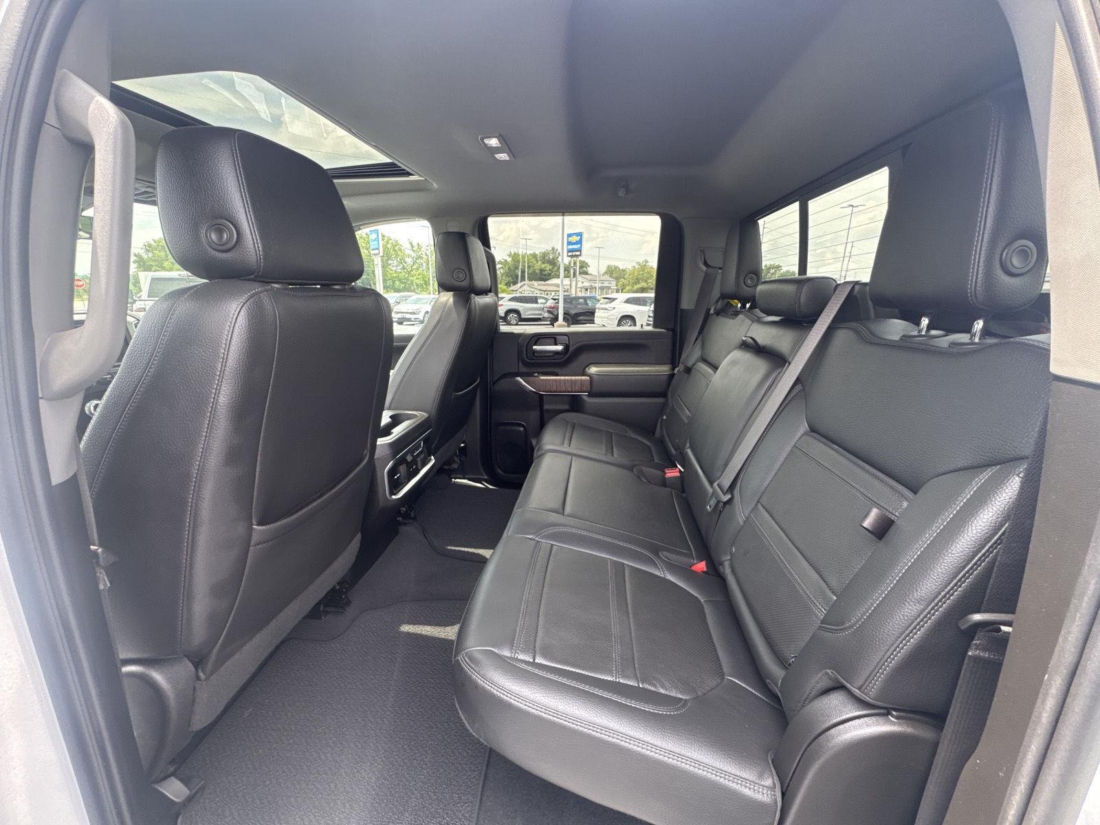 Used 2023 White Frost Tricoat GMC Denali image 9