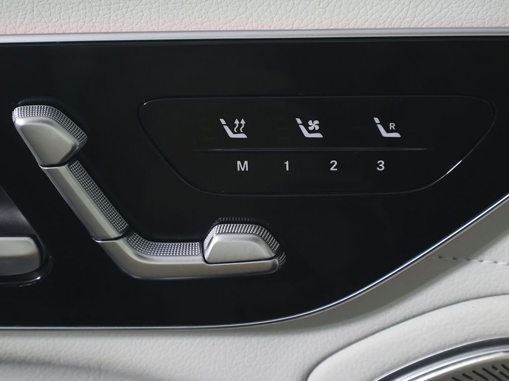 Used 2024 Blue Mercedes-Benz 450 image 39