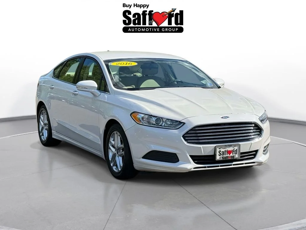 Used 2016 White Ford SE image 9