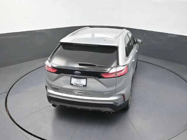 Used 2019 Silver Ford SEL image 17