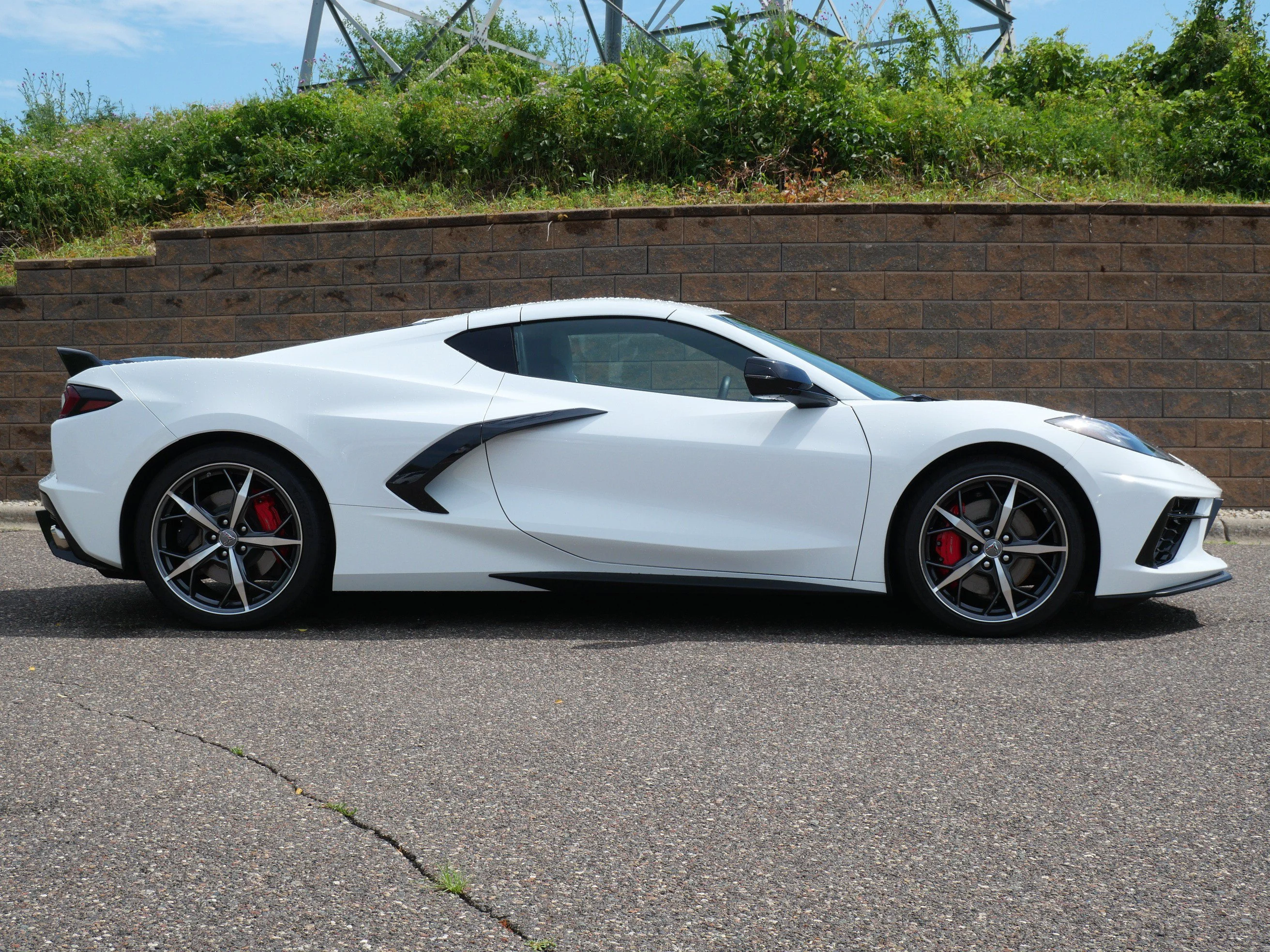 Used 2023 Arctic White Chevrolet 2LT image 9