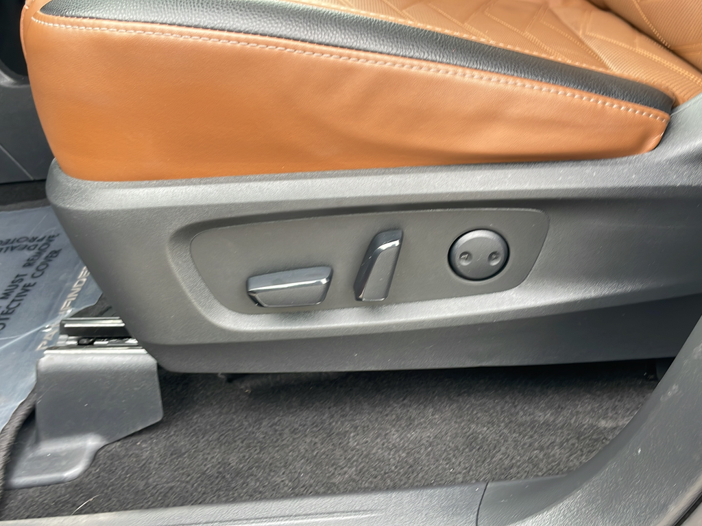 Used 2023 Red Nissan Platinum image 32