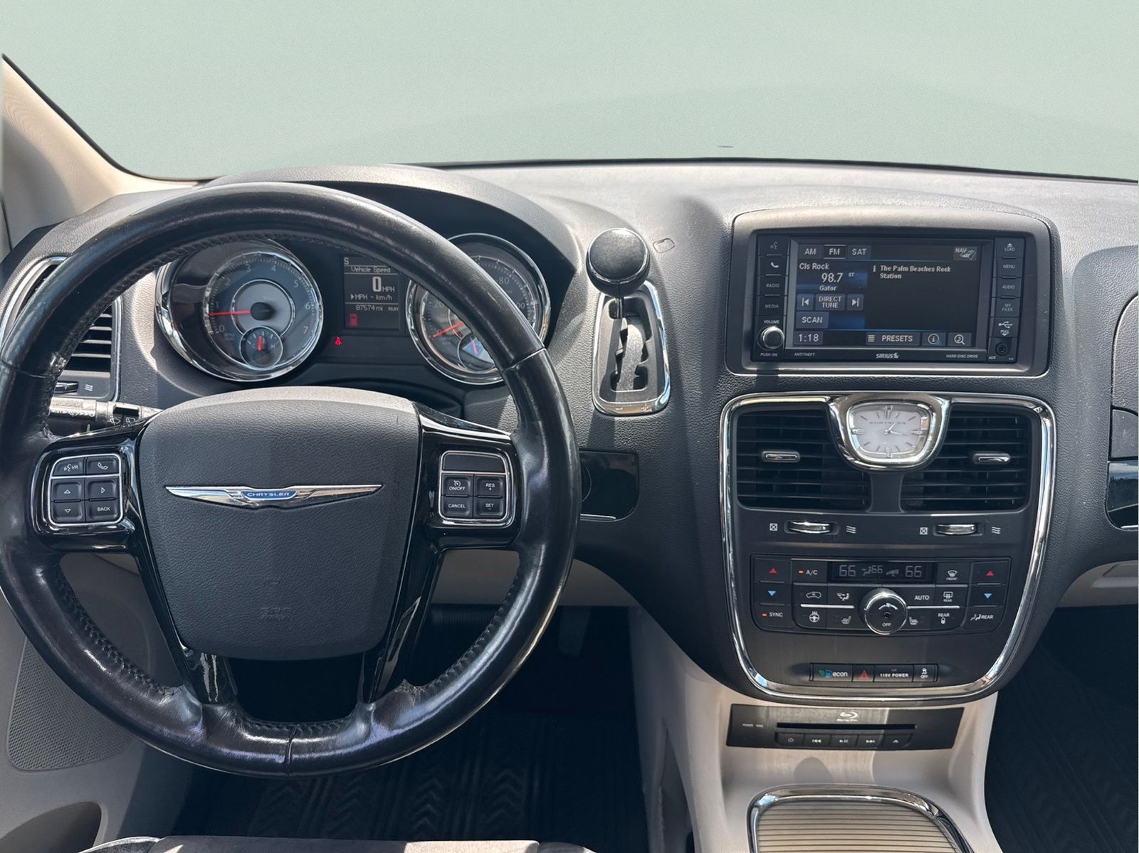 Used 2016 Gray Chrysler Limited image 15